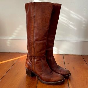 FRYE Vintage campus boots - cognac brown leather - stacked heel - almond toe